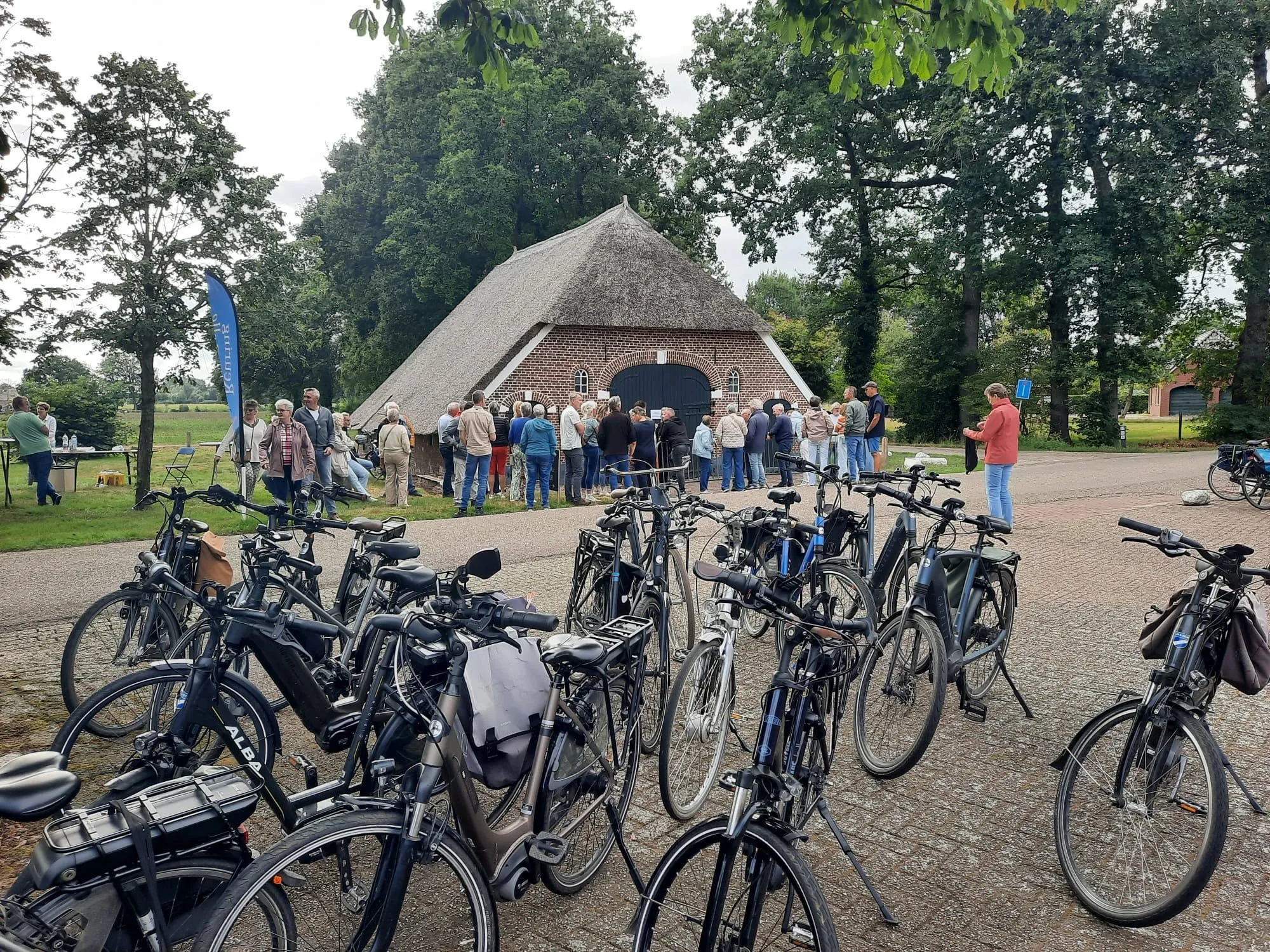 Drukte bij Maneschijn